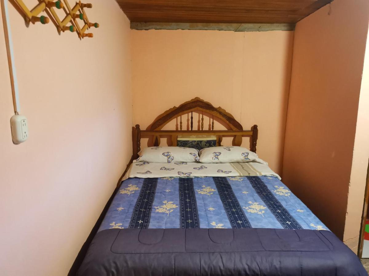La Tranquilidad Hostel Mindo Bagian luar foto