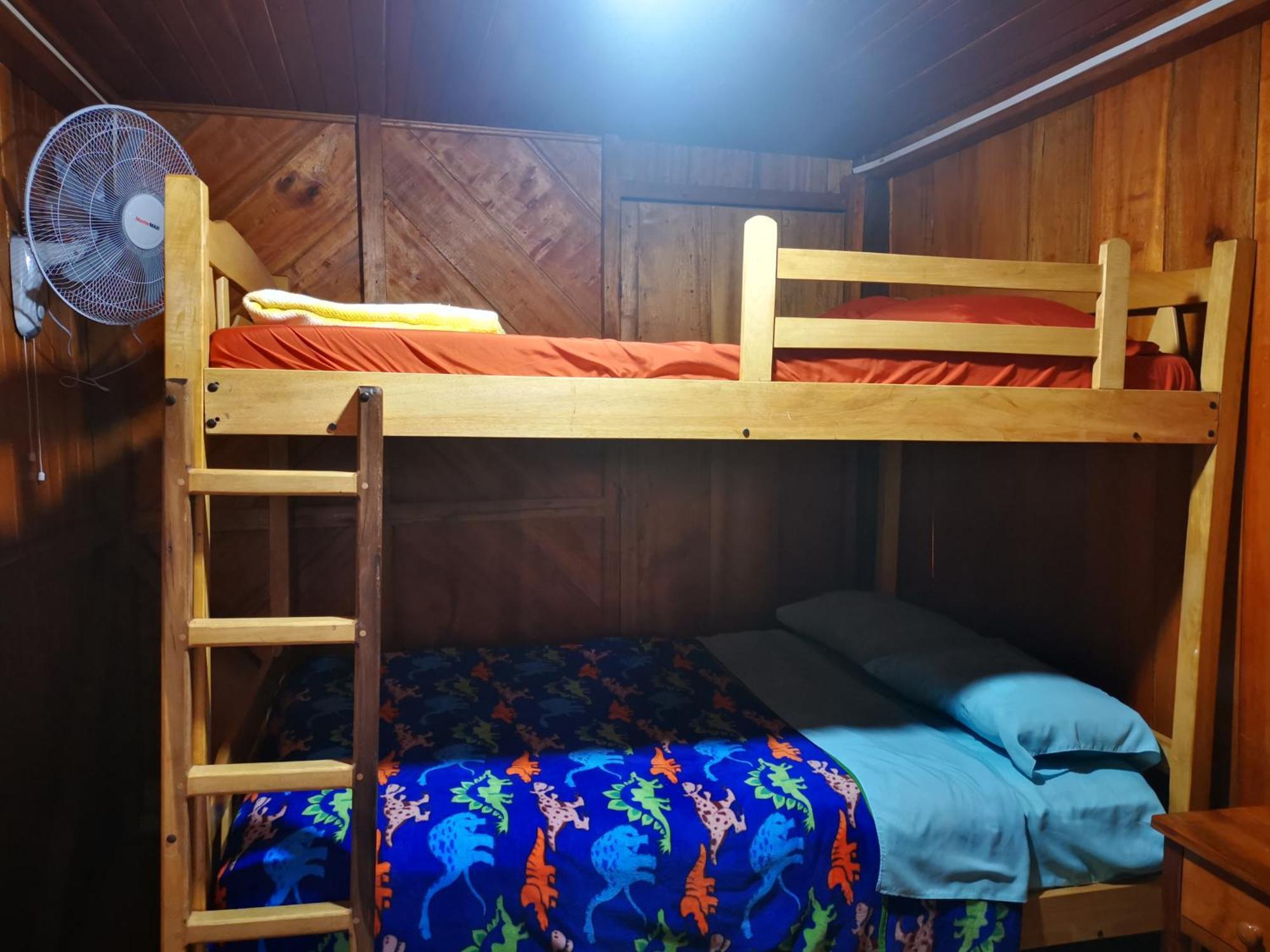 La Tranquilidad Hostel Mindo Bagian luar foto